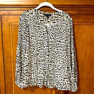 Banana Republic Blouse. Long sleeve . Size M